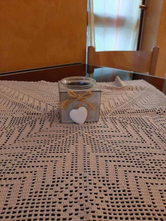 Le Chat Riant Fenis Buitenkant foto